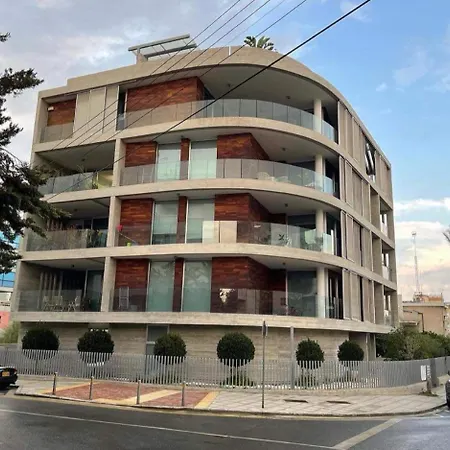 Neoptolemou Residences アパート *